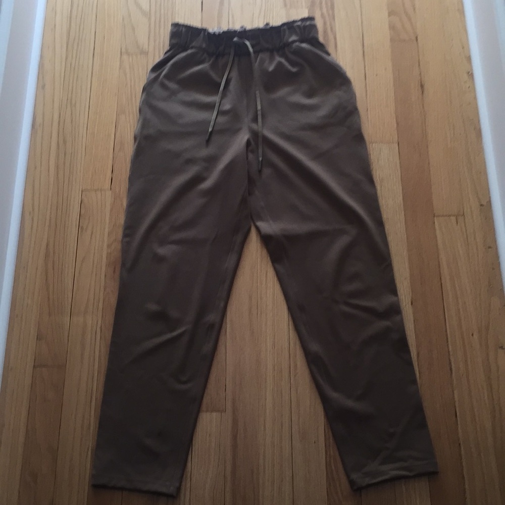 Lululemon Women’s High Waisted Trousers, Size 4